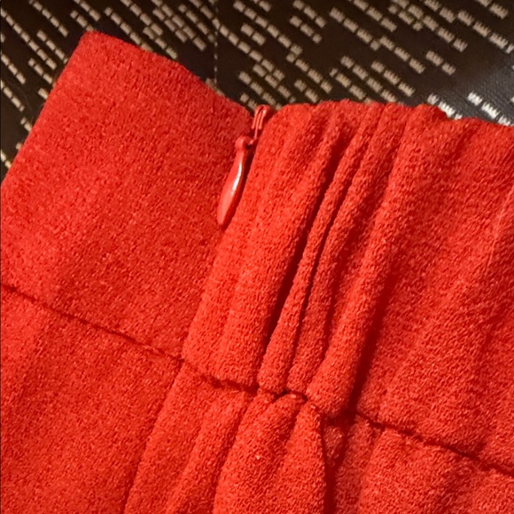 Chic High Waist Red Women's Shorts with Gold Buttons - Picture 3 of 4